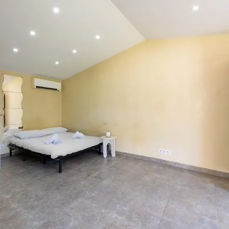 Βίλα 140m With Pool Near Cannes